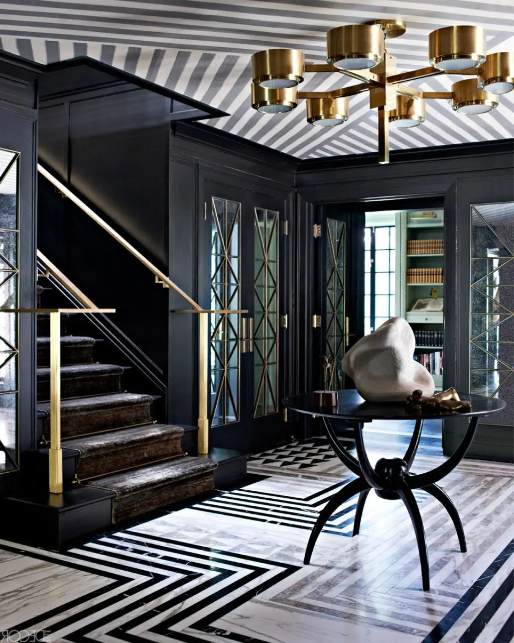 Hollywood Regency Style: Glamour in Contemporary Home Decor