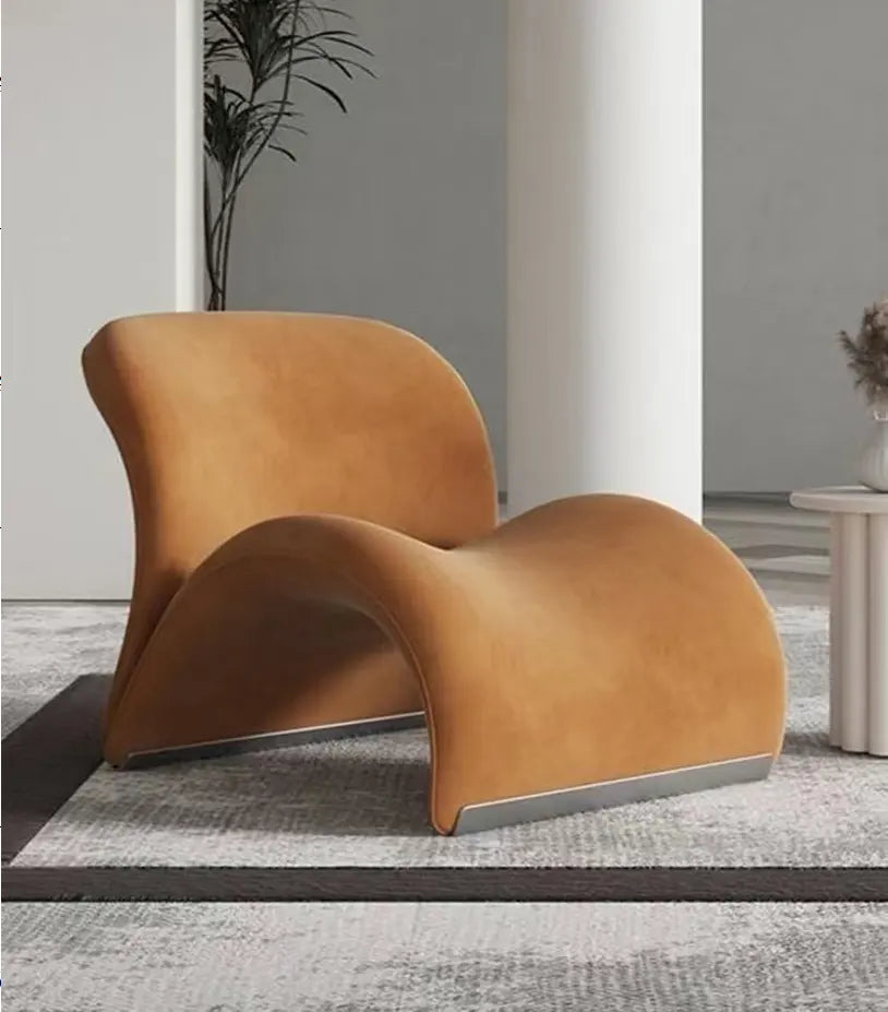 Curvatura Wool Lounge Chair - Modern